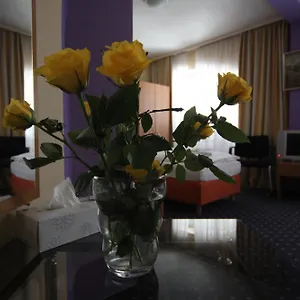 https://carlton-hotel.frankfurtammainhotels.com
